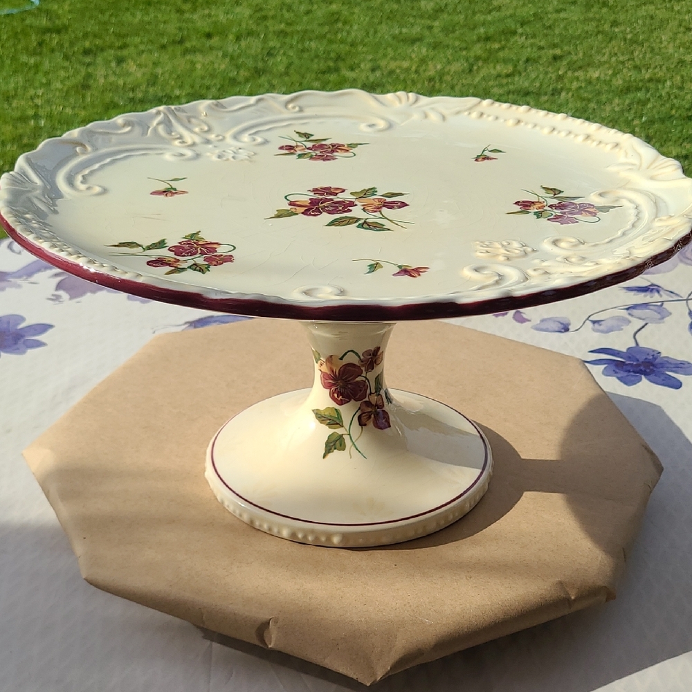 Floral Cream Cake Stand
